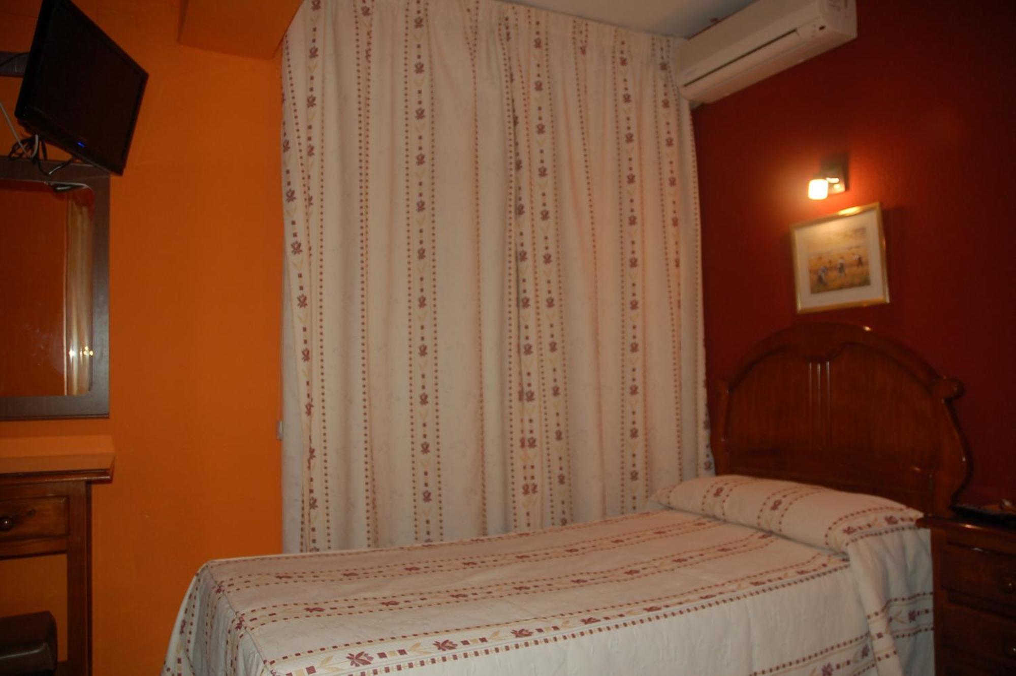 Hostal Residencia Castilla 쿠엥카 외부 사진